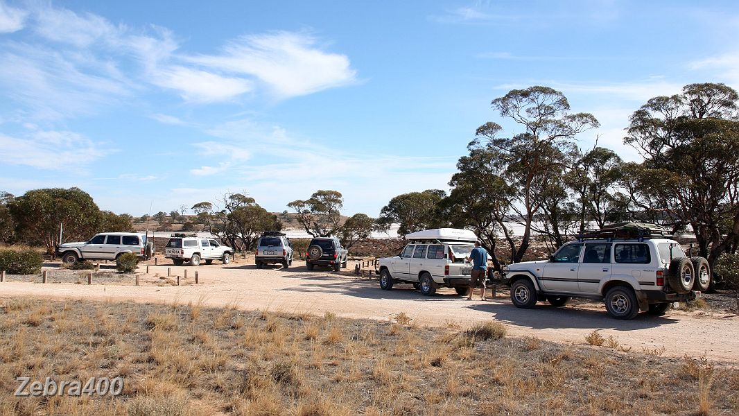 01-Convoy takes a morning tea break at Pink Lakes.jpg